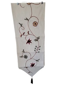 Crewel Embroidered Table Runner Floral Canvas With Green Tassels 16x 94 New - Picture 1 of 9