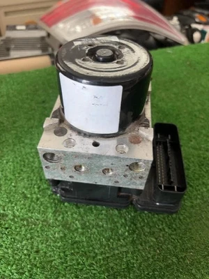 2010-2012 Ford Fusion 2.5L FWD ABS Brake Pump Module OEM | Tested & Working - Image 1 of 3