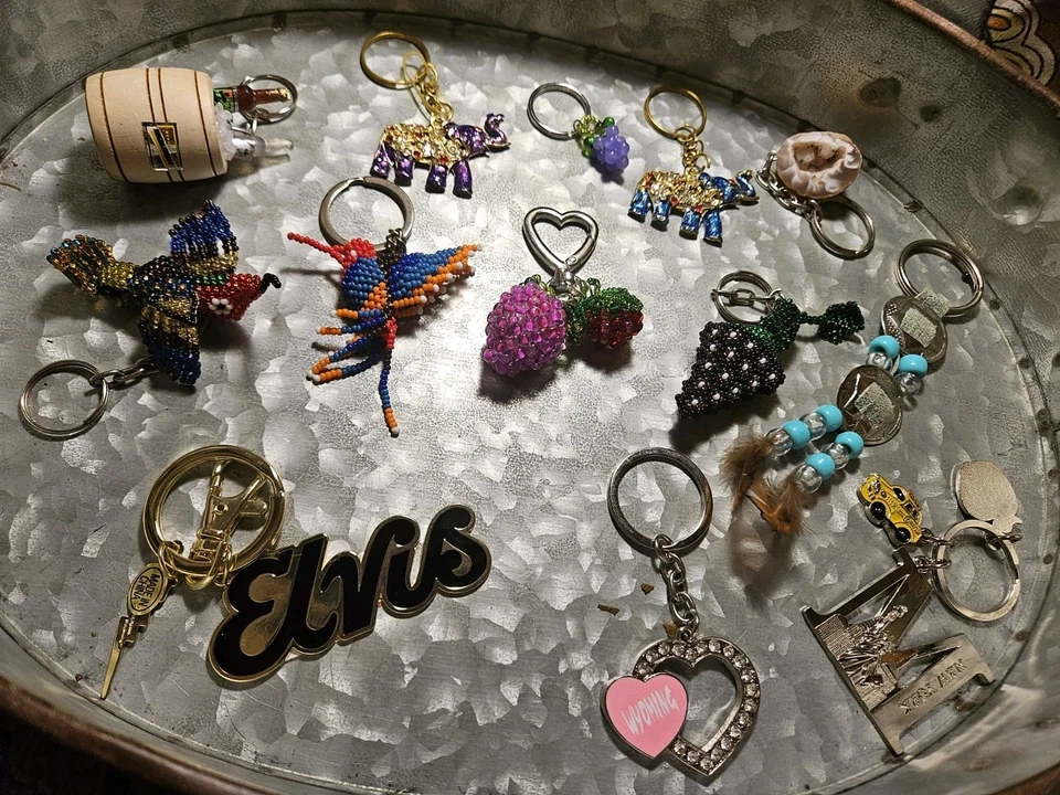 HUGE LOT EXCELLENT KEY RINGS OR PURSE CHARMS HUMMINGBIRDS ELEPHANTS BEER GEODE - Image 1 of 1