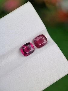 Par de piedras preciosas granate rodolita en forma de cojín | natural | suelto | sin tratar - Imagen 1 de 4