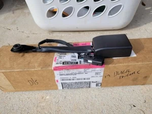 2017 - 2020 BUICK ENCORE FRONT DRIVER SIDE SEAT BELT CLIP LATCH BUCKLE OEM BROWN - Picture 1 of 1