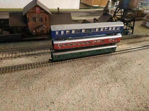 ARNOLD, THREE XL PASSENGER WAGONS, GOOD SHAPE, SCALE N - Picture 1 of 15