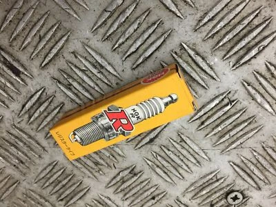 GENUINE NGK BR8ES  SPARK PLUG - Image 1 of 2