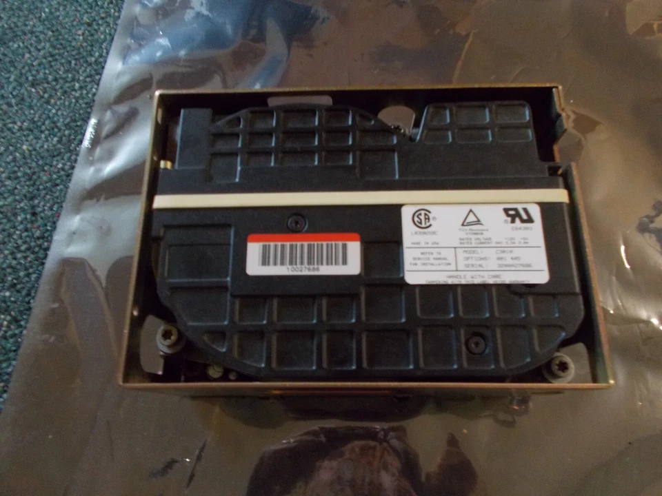 HP C3010 2gb 50pin SE disk drive 0950-2364 - Image 1 of 3