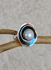 Silpada Sterling Silver "Lily Rose" White Freshwater Pearl Ring Size 7, Retired - Picture 1 of 24