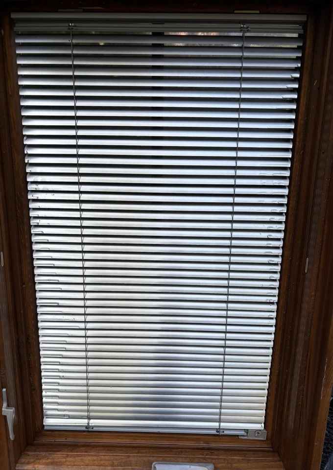 Pella Tilt Blinds 2004 Vintage  - Image 1 of 1