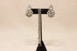 VTG Unsigned Clear Rhinestone Clip On Earrings Celebrity Signed 3 row bracelet - Picture 1 of 12