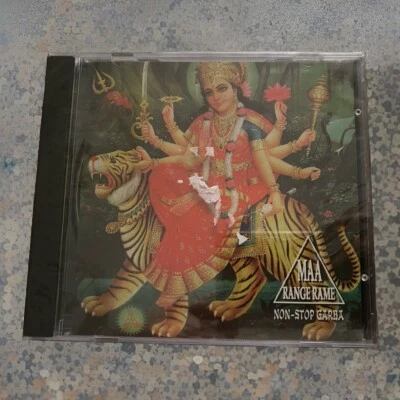Maa Range Rame Non Stop Garba CD - Raj Pandya & Smrutti Pandya - Indian Music  Foto 1 de 2
