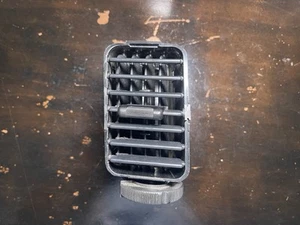 2001-2006 Mitsubishi Montero AC Air Vent only Right Outer Passenger Side OEM - Imagen 1 de 4