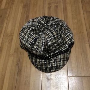 August Hat company Women's Black and Beige Plaid Tartan Hat Newsboy Style - Picture 1 of 2