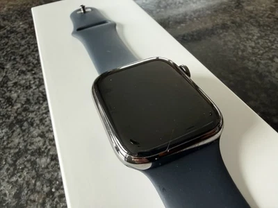 Apple Watch Series 8 GPS Cellular Eeelstahl 45mm Graphite + Midnight Sportband - Bild 1 von 4
