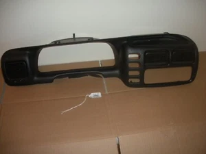 99 00 01 02 CHEVY TRACKER SUZUKI VITARA SPEEDOMETER DASH BEZEL SURROUND W VENTS - Picture 1 of 9