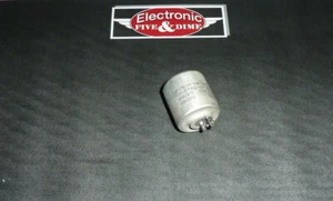 MALLORY 700uf 60vdc -15+50% CL17BK701TPG 37942 7451A  3297918  - Picture 1 of 3
