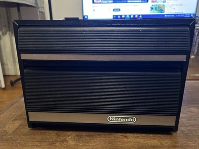 Controlador de juego Nintendo NES de 2 cajones 28 y Zapper auténtico gabinete de almacenamiento OEM Foto 1 de 4