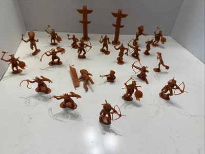 Lot Of 23 Pc Original MARX red Indians Fort Apache Playset figure toy EUC Clean - Image 1 of 4