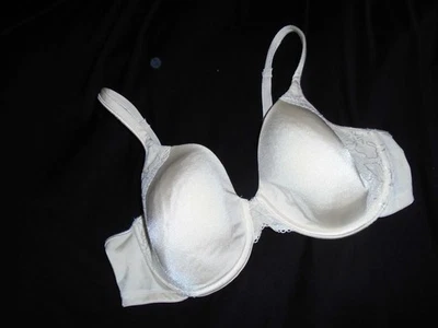 Sujetador 40B Crema con Aros Ligeramente Forrado BALI One Suave Soporte Lateral en U #3547 40B Foto 1 de 4