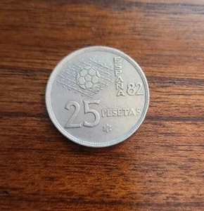 1980 25 Peseta Spain - Old Coin - Picture 1 of 2