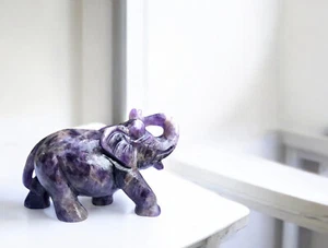 Amethsyt Gemstone Elephant Sculpture Handmade Statue For Living Room & Home Deco - Picture 1 of 6