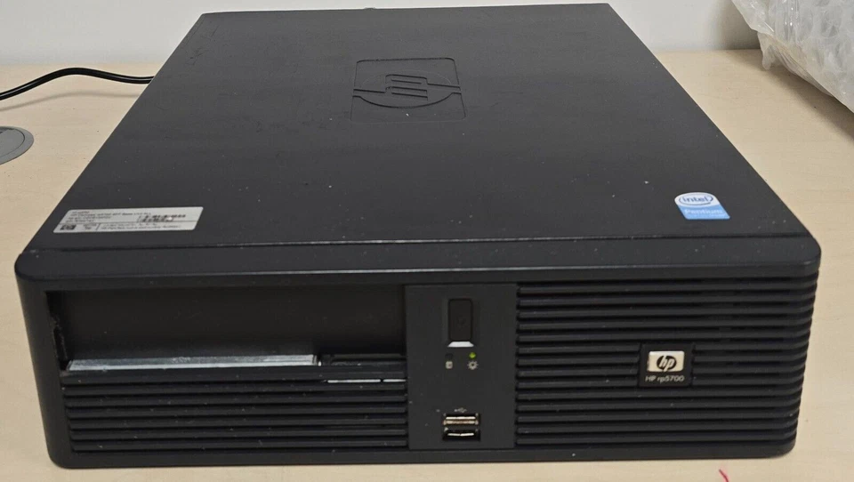 HP RP5700 RT047AV Business Desktop - Image 1 of 4