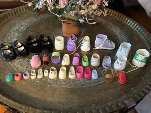 Einzelne Puppenschuhe (30) & 2 Paar Babyschuhe Kohlflicken & mehr! - Bild 1 von 4
