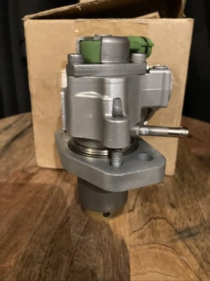 Bomba de combustible de alta presión original OEM para Lexus IS250 IS350 GS300 GS350 2348031020 Foto 1 de 4