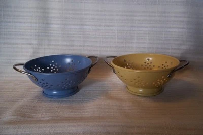 2 mini coador PartyLite coador luz de chá suporte de vela amarelo azul - Imagem 1 de 3