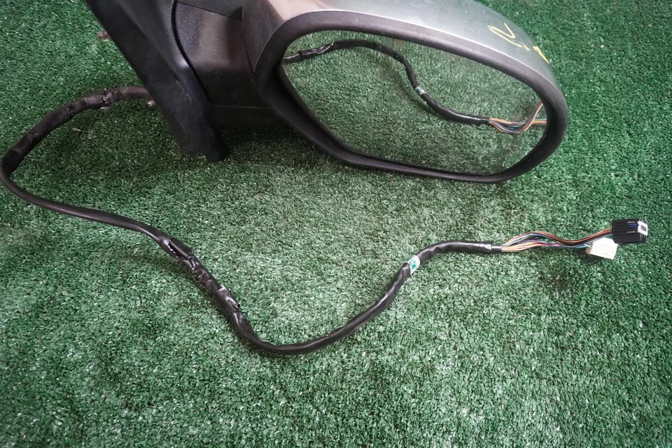 2007 2008 2009 CHEVROLET SUBURBAN 1500 PASSENGER Door Mirror OEM 39944WX - Изображение 1 из 4