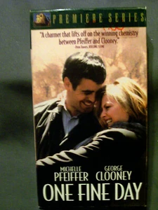 2 George Clooney VHS ~ One Fine Day and Perfect Storm - Picture 1 of 4