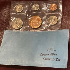 1994 D US Mint Denver Souvenir Set with Envelope Choice Coins - Picture 1 of 4