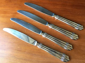 4 Modern Solid Dinner Knives Odyssey Hampton 18/10 Gloss Stainless Ribbed 189205 - Picture 1 of 2