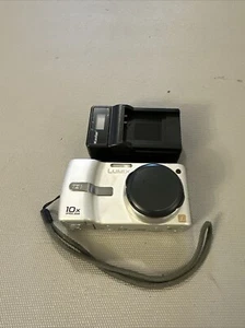 Panasonic Lumix DMC-TZ1 5MP Digital Camera - Picture 1 of 13
