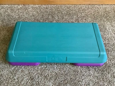 СТУПЕНЬКА аэробика платформы цепи размер 28 «x 14» + (2) оригинальный фиолетовый стояки - Изображение 1 из 3