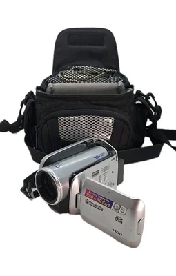 SILVER Panasonic SDR-H18 Camcorder With Case & Battery *GOOD CONDITION* - Image 1 of 4