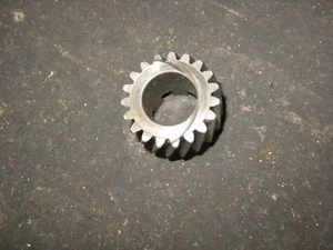 70 HODAKA ACE 100 ENGINE GEAR - Picture 1 of 2
