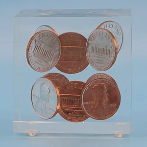 Vintage Lucite Penny Cube Paperweight 1969 Lincoln Cent Pennies Approx 2" - Picture 1 of 14