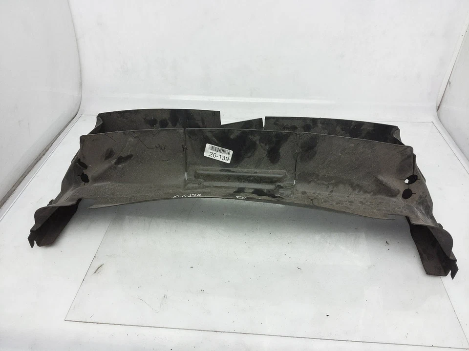 Conducto de aire del radiador superior BMW 428I 2014-2016 *pestaña rota* Foto 1 de 4