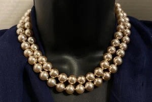 Juego de 2 collares vintage de perlas de imitación - Imagen 1 de 4
