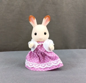 Sylvanian Families Schokoladenkaninchen Großmutter mit Kleid - Calico Critters - Bild 1 von 9