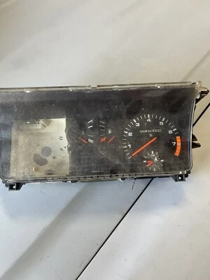 Cuadro de instrumentos AUDI 80 90 B2 para piezas 81 117 275 Foto 1 de 4