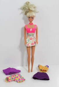 Barbie Flower Fun 1996 con traje adicional favorito de moda  - Imagen 1 de 10