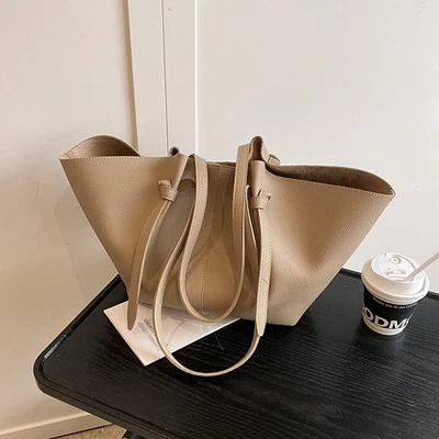 Borsa donna in materiale pu grande capacità con clo magnetico per tutti i giorni - Immagine 1 di 4