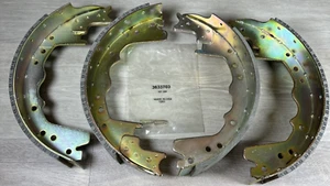 Drum Brake Shoe Set - Fits 1971-1973 International 1310 and many others - Picture 1 of 11
