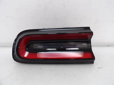 LUZ TRASERA IZQUIERDA DODGE CHALLENGE OEM 2015 - 2017 2018 2019 2020 2021 2022 2023 Foto 1 de 4