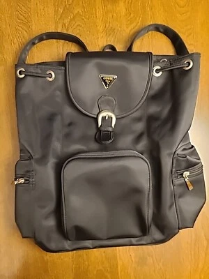 Guess США рюкзак черный размер большой 14 x 15 прочный отличном состоянии  - Изображение 1 из 4