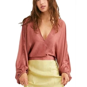 Blusa corta Free People manga Dolman rosa polvorienta para mujer XS boho oficina satinado - Imagen 1 de 6