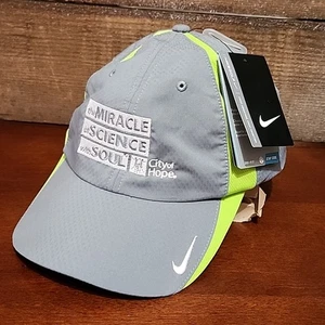 Das Wunder der Wissenschaft mit Seele Nike Golf.  Mütze verstellbar grau neongrün - Bild 1 von 4