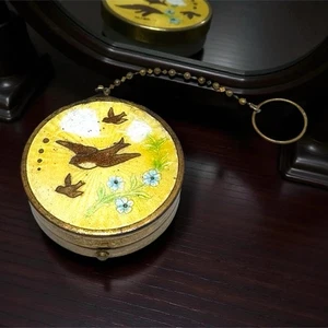 Vintage Art Deco Emaille Kompakt Finger Ring Kette Vögel Blumen Guilloche Tanzen - Bild 1 von 7