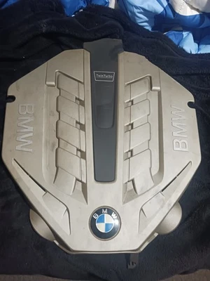 BMW 550I GT n63 4.4L TWIN TURBO ENGINE COVER  - Image 1 of 2