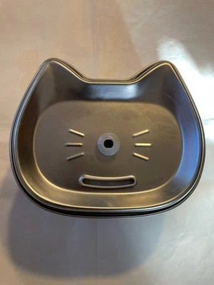 Fuente para mascotas de acero inoxidable K15 2,5 L (84 oz) Foto 1 de 3