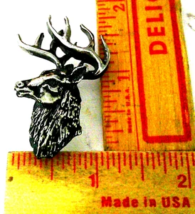 Deer pin vintage collectible old Buck Doe animal hunting hunter venison pinback - Picture 1 of 3